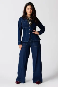 Aansluitend denim jasje