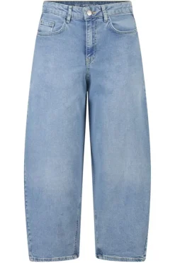 Barrel jeans
