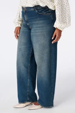 Barrel jeans