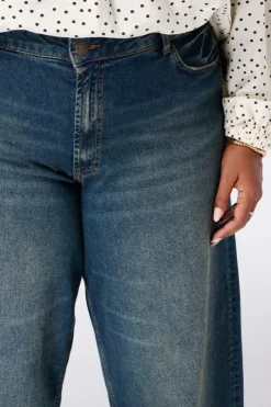 Barrel jeans