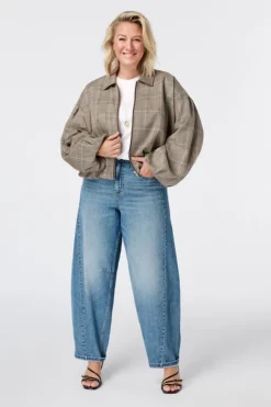 Barrel jeans