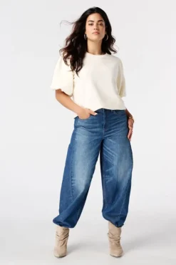 Barrel jeans