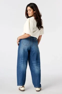 Barrel jeans