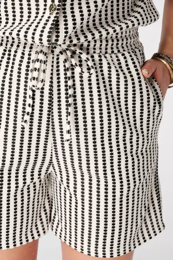 Bouclé short met print