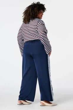 Broek met kanten zijkant