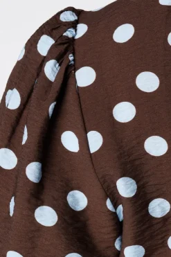 Getailleerde blouse met polka dot