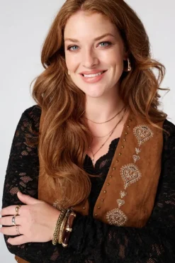 Gilet met embroidery en studs