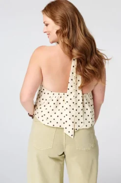 Mouwloze blouse met hoge hals