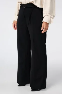 Rechte pantalon met ceintuur