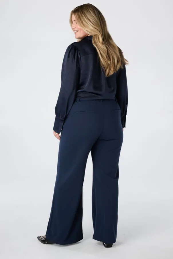 Rechte pantalon met ceintuur