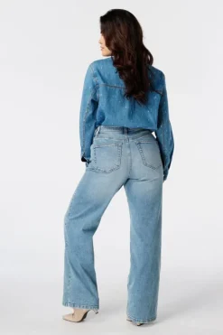 Straight leg jeans met studs