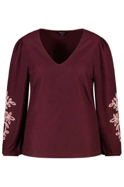 Top met borduursel