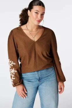 Top met borduursel