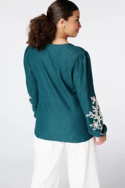 Top met borduursel