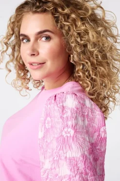 Top met jacquard mouwen