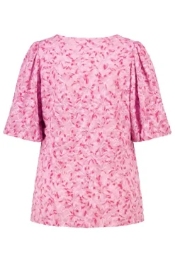 Top met kanten details