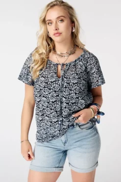 Top van kant met bloemenprint