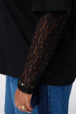T-shirt met kanten mouwen