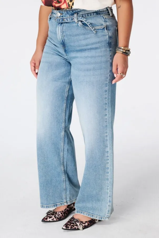 Wide leg jeans met riempje